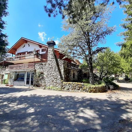 Hotel Orso Bianco Пескасероли Екстериор снимка