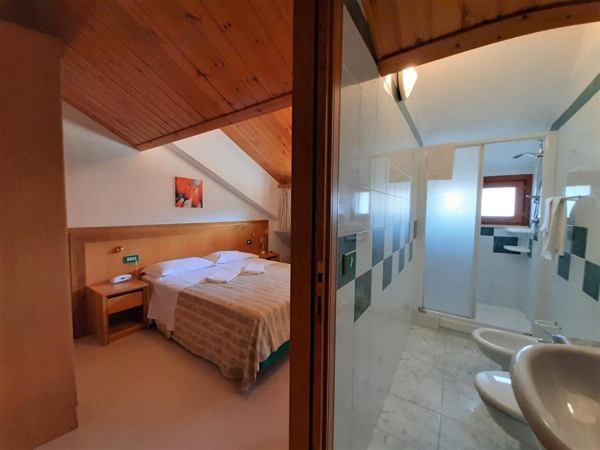 Hotel Orso Bianco Пескасероли Екстериор снимка