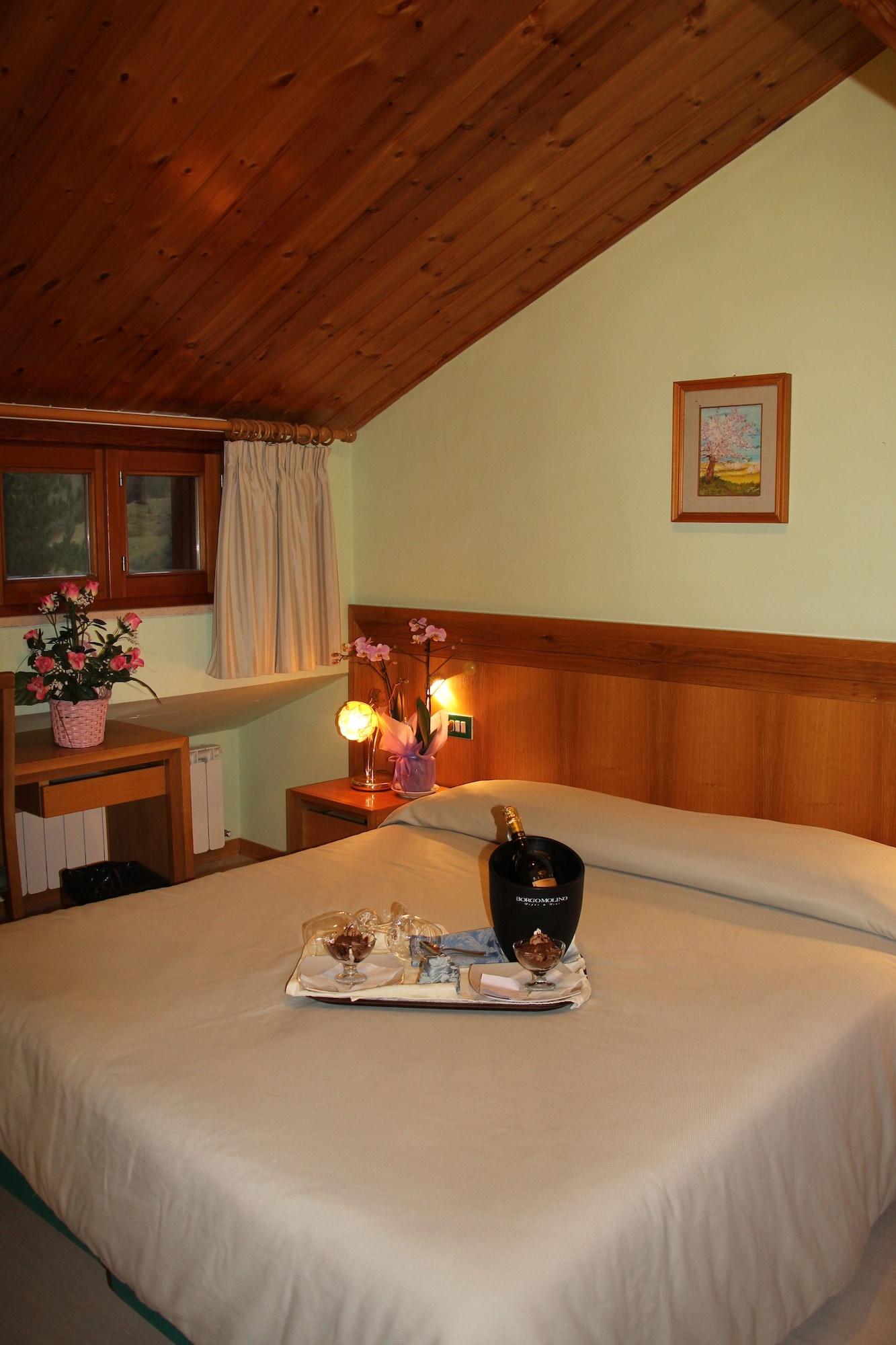 Hotel Orso Bianco Пескасероли Екстериор снимка