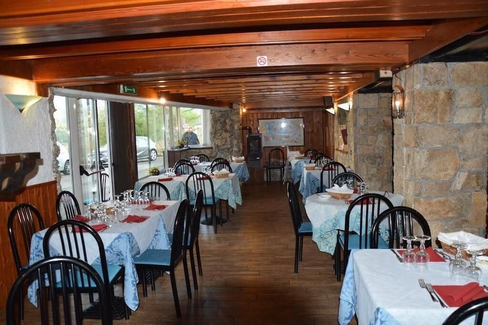 Hotel Orso Bianco Пескасероли Екстериор снимка