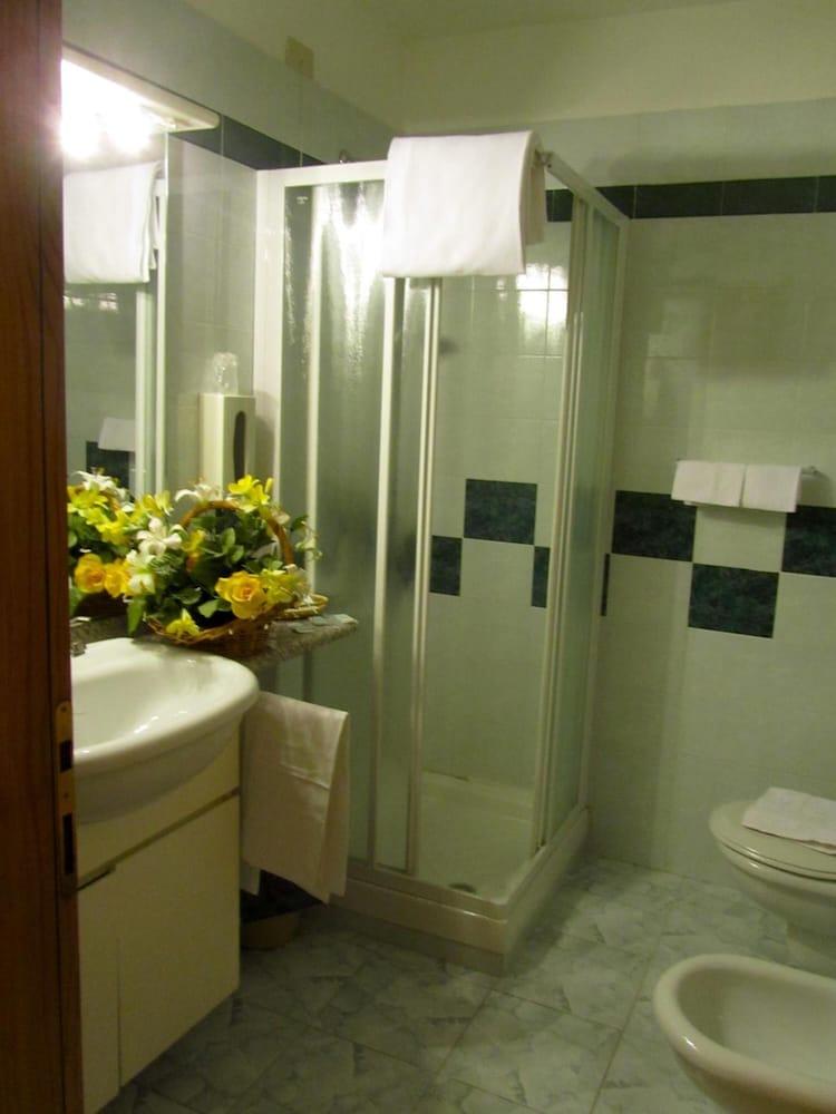 Hotel Orso Bianco Пескасероли Екстериор снимка