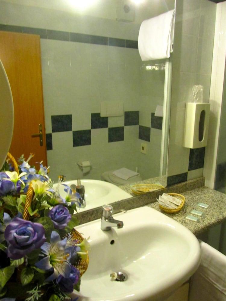 Hotel Orso Bianco Пескасероли Екстериор снимка