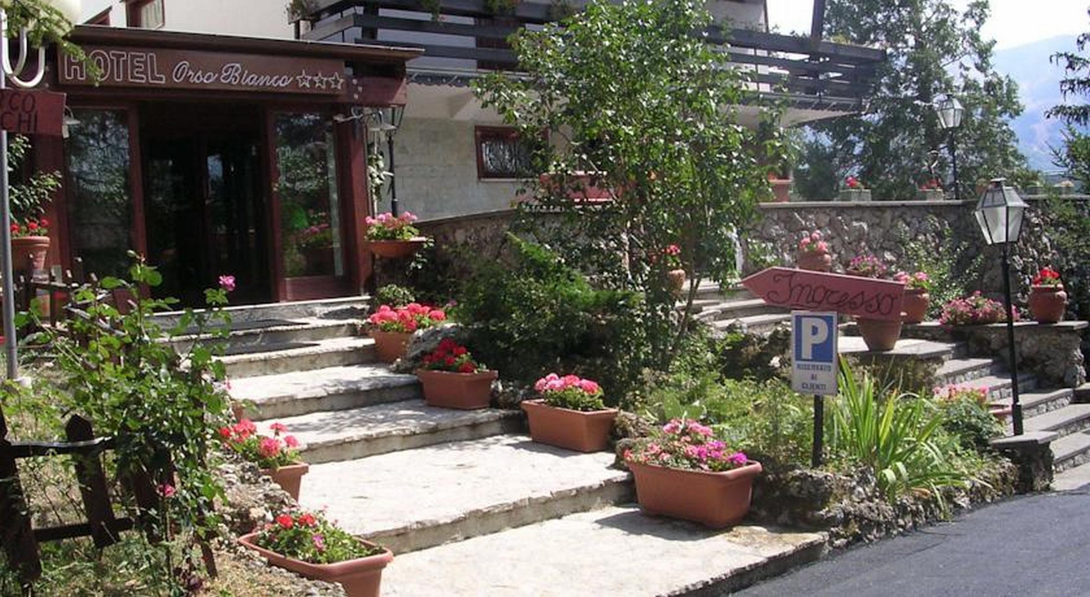 Hotel Orso Bianco Пескасероли Екстериор снимка