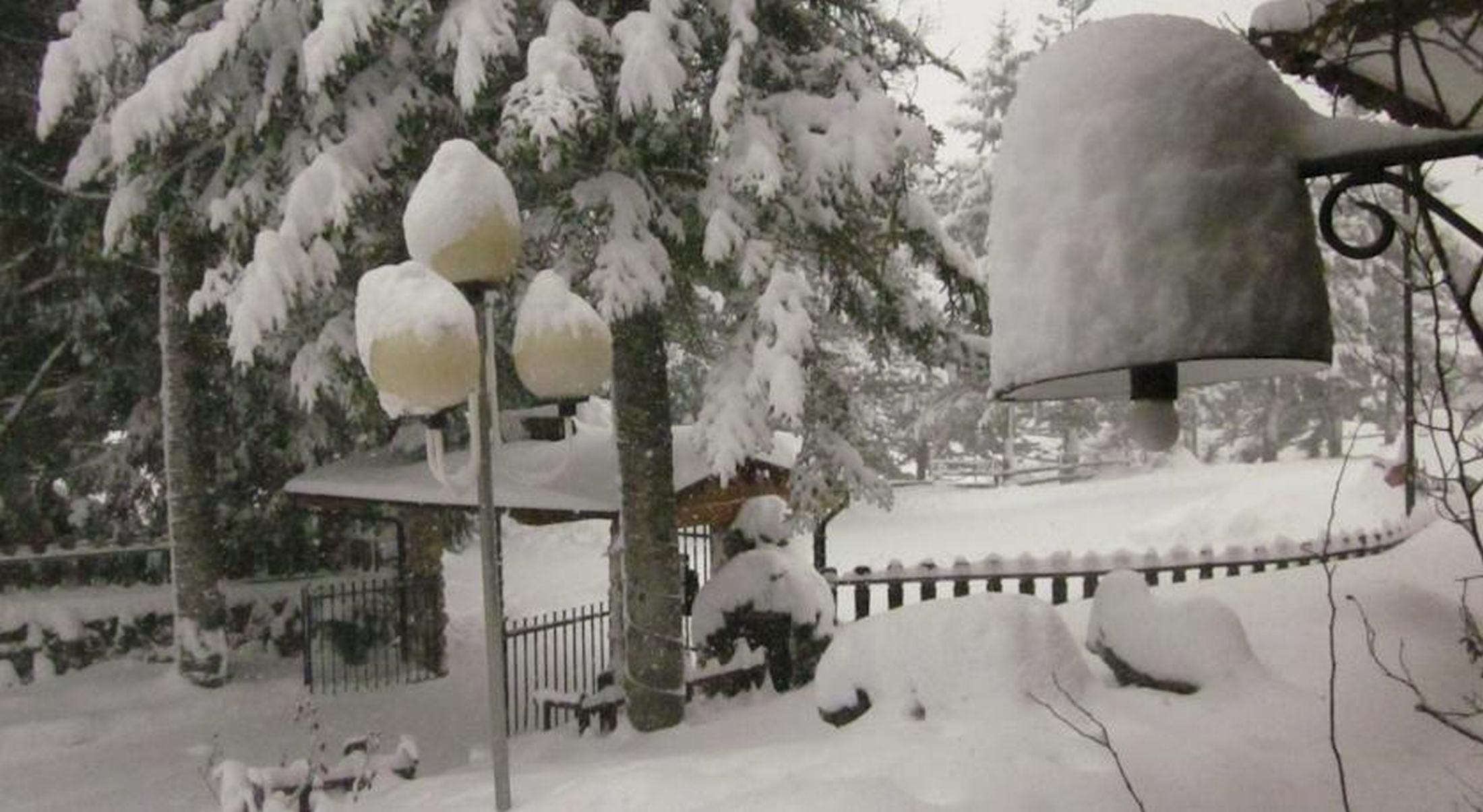 Hotel Orso Bianco Пескасероли Екстериор снимка