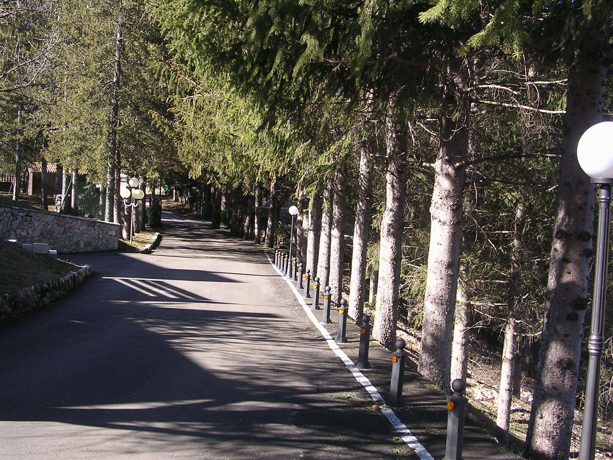 Hotel Orso Bianco Пескасероли Екстериор снимка